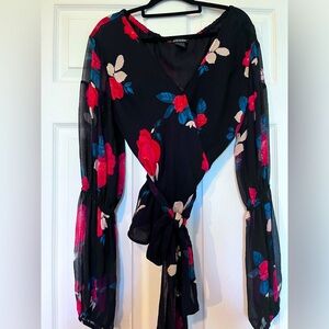 100% silk wrap blouse club Monaco size L floral